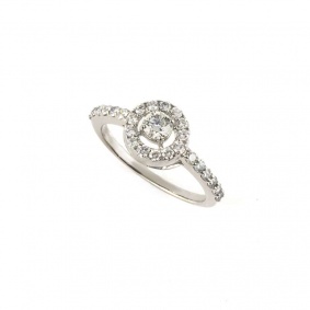 18k White Gold Round Brilliant Cut Diamond Ring